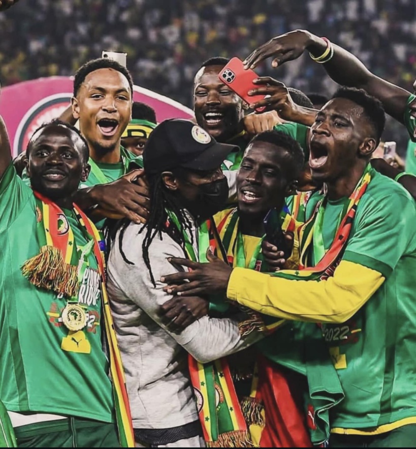 Les « Lions » rendent hommage à Aliou Cissé après son départ de la tête de l'équipe nationale Les « Lions » rendent hommage à Aliou Cissé après son départ de la tête de l'équipe nationale