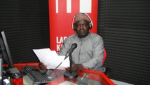 Nasiruddeen Muhammed dans le studio de RFI hausa à Lagos. RFI/Robert Minangoy Nasiruddeen Muhammed dans le studio de RFI hausa à Lagos. RFI/Robert Minangoy