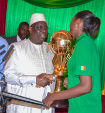 Lionnes du Basket : Macky Sall diffère la récompense jusqu’à jeudi. Lionnes du Basket : Macky Sall diffère la récompense jusqu’à jeudi.