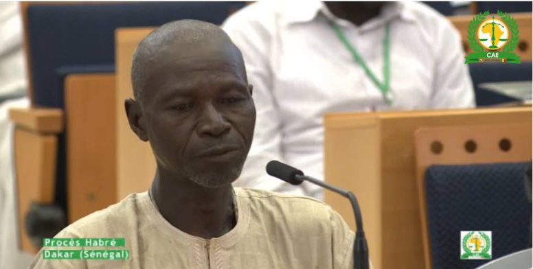 Insolite Direct procès Habré: le portable du témoin Doungous Batil sonne (mis à jour)