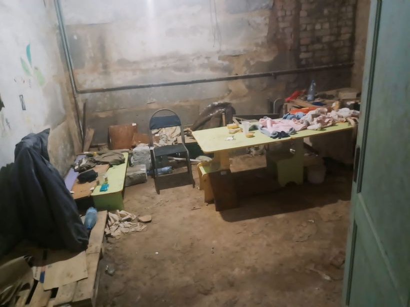 Photo prise à l'intérieur de la cave où 300 civils ont été détenus Photo prise à l'intérieur de la cave où 300 civils ont été détenus