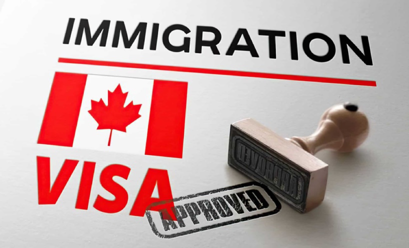 Immigration: le Canada prévoit de réduire de 21% le nombre de nouveaux résidents permanents Immigration: le Canada prévoit de réduire de 21% le nombre de nouveaux résidents permanents
