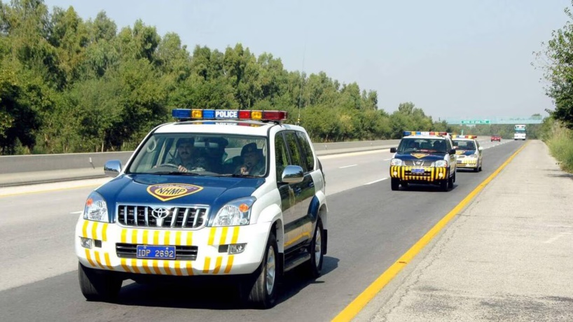 Pakistan: 10 policiers tués dans une attaque revendiquée par les talibans pakistanais Pakistan: 10 policiers tués dans une attaque revendiquée par les talibans pakistanais