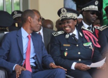 Police nationale: Oumar Mall prend les rênes et fait de la traque des criminels son sacerdoce Police nationale: Oumar Mall prend les rênes et fait de la traque des criminels son sacerdoce