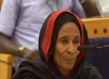 "Hissein Habré m'a donnée un coup de stylo entre...", Hadija Hassan Zidane "Hissein Habré m'a donnée un coup de stylo entre...", Hadija Hassan Zidane