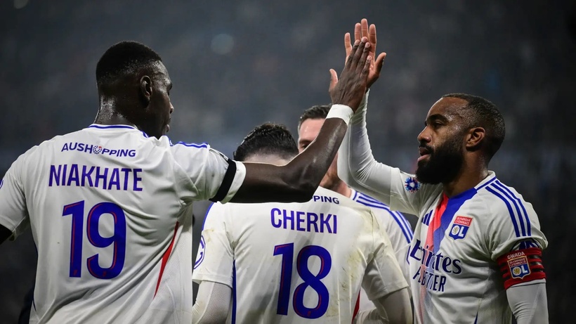 Foot : L'OL rétrogradé à titre conservatoire et interdit de recrutement Foot : L'OL rétrogradé à titre conservatoire et interdit de recrutement