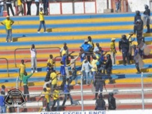 Louga : 30 blessés dans des échauffourées entre policiers et supporters au Stade Alboury Ndiaye Louga : 30 blessés dans des échauffourées entre policiers et supporters au Stade Alboury Ndiaye