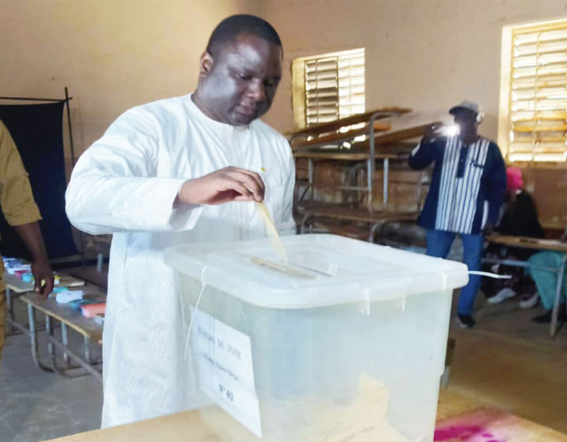 Saint-Louis : Déthié Fall remporte son bureau de vote Saint-Louis : Déthié Fall remporte son bureau de vote