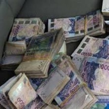 Encore des faux billets: 5 individus dont un ancien militaire, arrêtés à Mbao Encore des faux billets: 5 individus dont un ancien militaire, arrêtés à Mbao