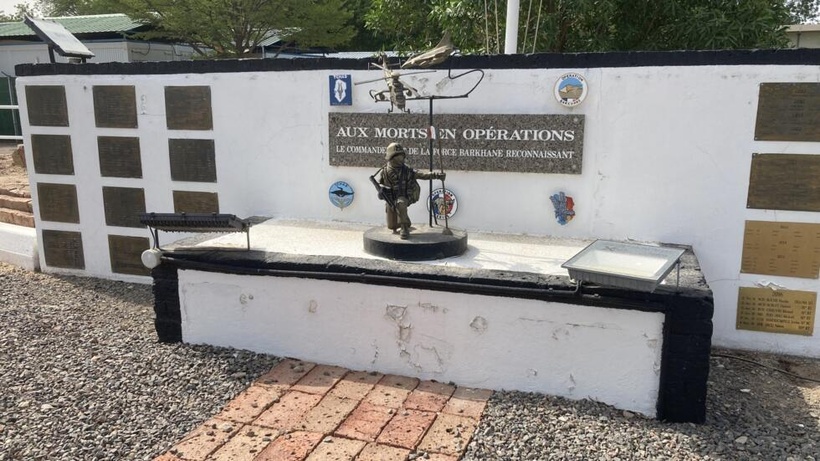 La présence militaire française en Afrique sur la sellette La présence militaire française en Afrique sur la sellette