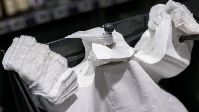 Le Maroc adopte un projet de loi pour interdire les sacs plastiques Le Maroc adopte un projet de loi pour interdire les sacs plastiques