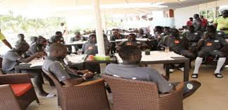 Arrivés ce matin à Dakar, les "Lions" en regroupement pour le match retour face à Madagascar Arrivés ce matin à Dakar, les "Lions" en regroupement pour le match retour face à Madagascar