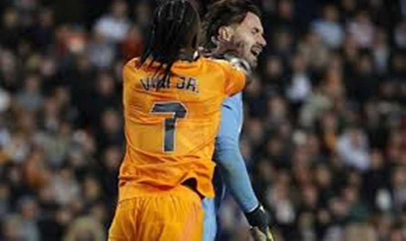 Le Real Madrid est fou de rage contre l’arbitrage après le coup de sang de Vinícius Júnior ! Le Real Madrid est fou de rage contre l’arbitrage après le coup de sang de Vinícius Júnior !