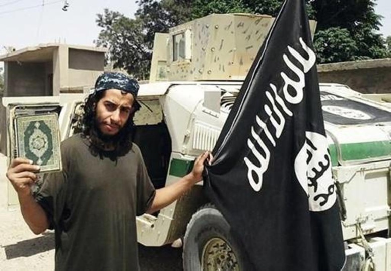 En Direct Abdelhamid Abaaoud, commanditaire des attentats de Paris, tué durant l'assaut de Saint-Denis En Direct Abdelhamid Abaaoud, commanditaire des attentats de Paris, tué durant l'assaut de Saint-Denis