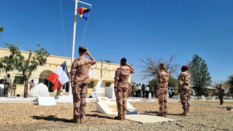 Tchad: une cérémonie officielle marque le retrait des forces françaises de la base militaire d’Abéché Tchad: une cérémonie officielle marque le retrait des forces françaises de la base militaire d’Abéché