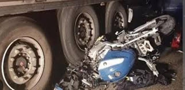 Accident à Kolda : Deux (2) morts dans une collision entre un camion-citerne et une moto Accident à Kolda : Deux (2) morts dans une collision entre un camion-citerne et une moto