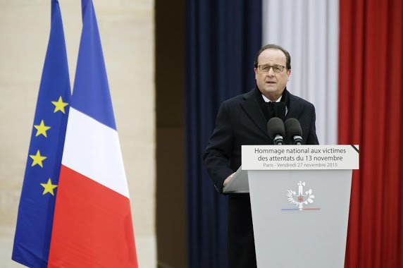 Attentats : «Nous multiplierons les chansons, les concerts, les spectacles», dit Hollande