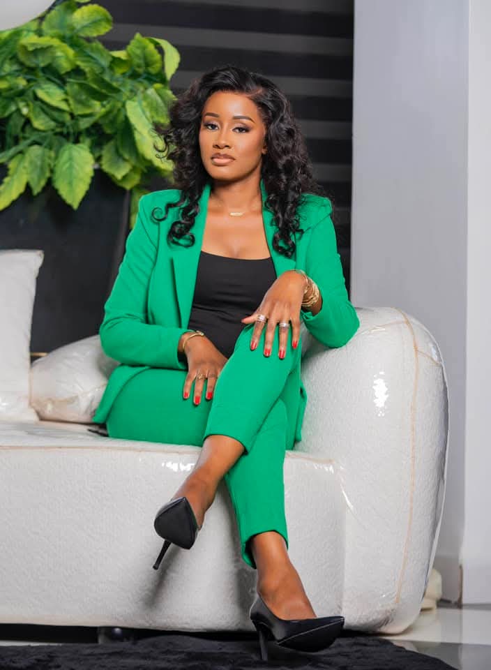 Nommée PCA de Daniel Sorano : Queen Biz suspend provisoirement ses activités musicales