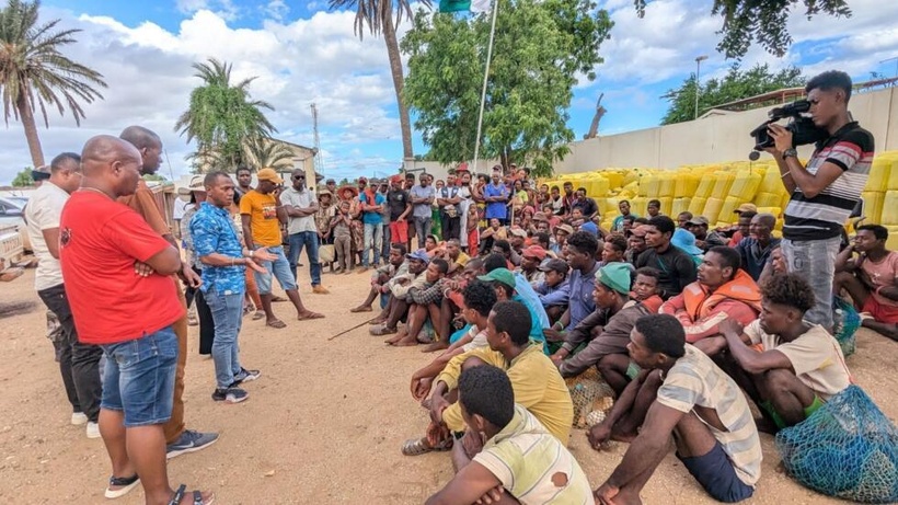 Madagascar: plus de 400 pêcheurs retrouvés sains et saufs dans l’extrême-sud Madagascar: plus de 400 pêcheurs retrouvés sains et saufs dans l’extrême-sud