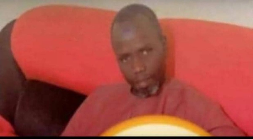 Saint-Louis : l'homme qui a égorgé Cheikh Ahmed Tidiane Wade, gérant d'un multi-service, arrêté à Sakal Saint-Louis : l'homme qui a égorgé Cheikh Ahmed Tidiane Wade, gérant d'un multi-service, arrêté à Sakal