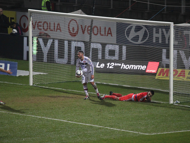 Ligue 1 - Lyon/Angers (0-2) : Cheikh Ndoye crucifie les Lyonnais à Gerland Ligue 1 - Lyon/Angers (0-2) : Cheikh Ndoye crucifie les Lyonnais à Gerland