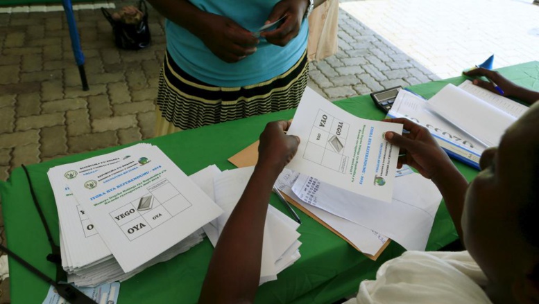 Rwanda: bonne participation à la mi-journée pour le référendum Rwanda: bonne participation à la mi-journée pour le référendum