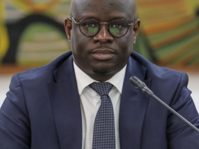 Rencontre tripartite : le ministre Cheikh Diba s'alarme sur le déficit public du Sénégal Rencontre tripartite : le ministre Cheikh Diba s'alarme sur le déficit public du Sénégal