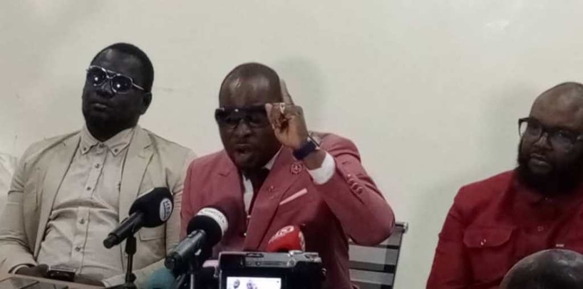 Échauffourées à Keur Massar : les jeunes et les gendarmes s'affrontent, des journalistes arrêtés et leurs matériels confisqués Échauffourées à Keur Massar : les jeunes et les gendarmes s'affrontent, des journalistes arrêtés et leurs matériels confisqués