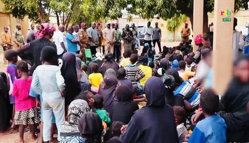 Burkina : 305 otages arrivés à Ouagadougou (source officielle) Burkina : 305 otages arrivés à Ouagadougou (source officielle)