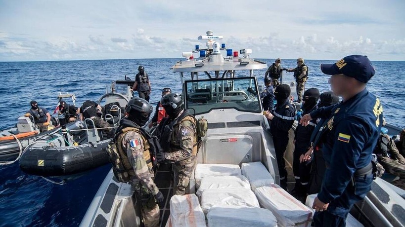 Saisie record de cocaïne par la Marine nationale française au large des côtes africaines Saisie record de cocaïne par la Marine nationale française au large des côtes africaines