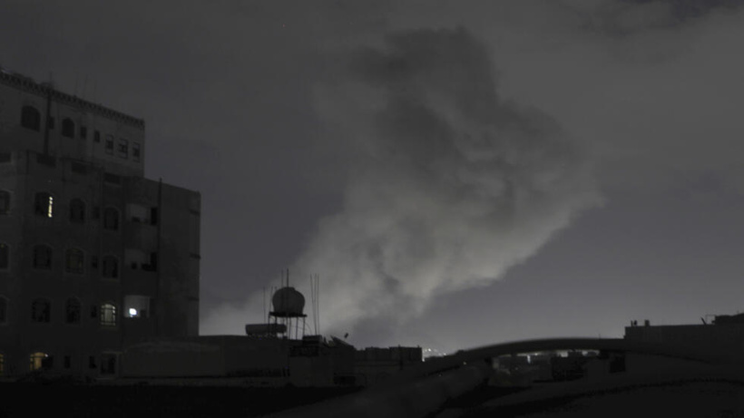 Yémen: les rebelles houthis revendiquent une seconde attaque en mer Rouge contre un porte-avions américain Yémen: les rebelles houthis revendiquent une seconde attaque en mer Rouge contre un porte-avions américain