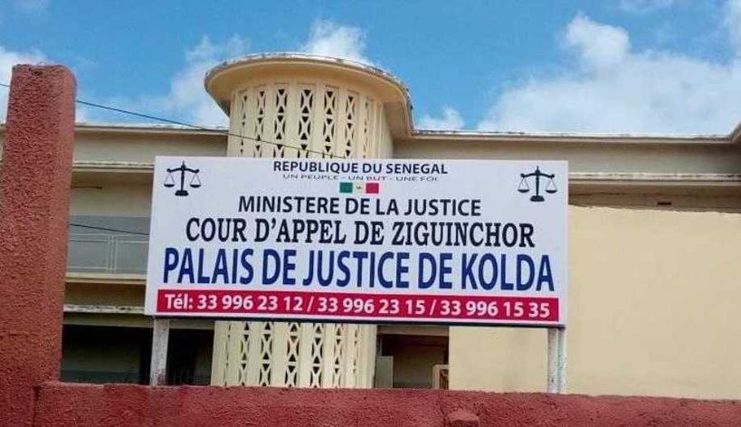 Affaire d'escroquerie foncière à Kolda : le délégué de quartier de Doumassou et son complice condamnés à six mois de prison ferme Affaire d'escroquerie foncière à Kolda : le délégué de quartier de Doumassou et son complice condamnés à six mois de prison ferme
