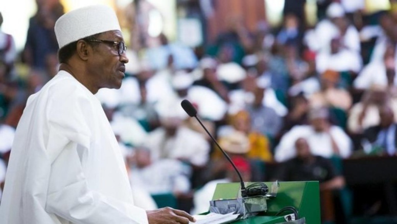 Nigeria: le président Buhari crée une polémique et enflamme Twitter