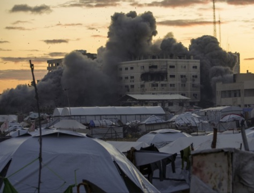 Gaza: la Défense civile annonce 16 morts dans une frappe israélienne sur des tentes de déplacés Gaza: la Défense civile annonce 16 morts dans une frappe israélienne sur des tentes de déplacés