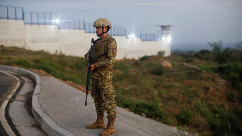 Salvador: le Cecot, la prison controversée de haute sécurité si prisée par Donald Trump Salvador: le Cecot, la prison controversée de haute sécurité si prisée par Donald Trump