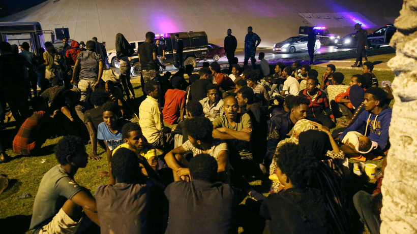 Libye: un policier fonce sur la foule à la sortie d’un match à Tripoli et fait de nombreux blessés Libye: un policier fonce sur la foule à la sortie d’un match à Tripoli et fait de nombreux blessés