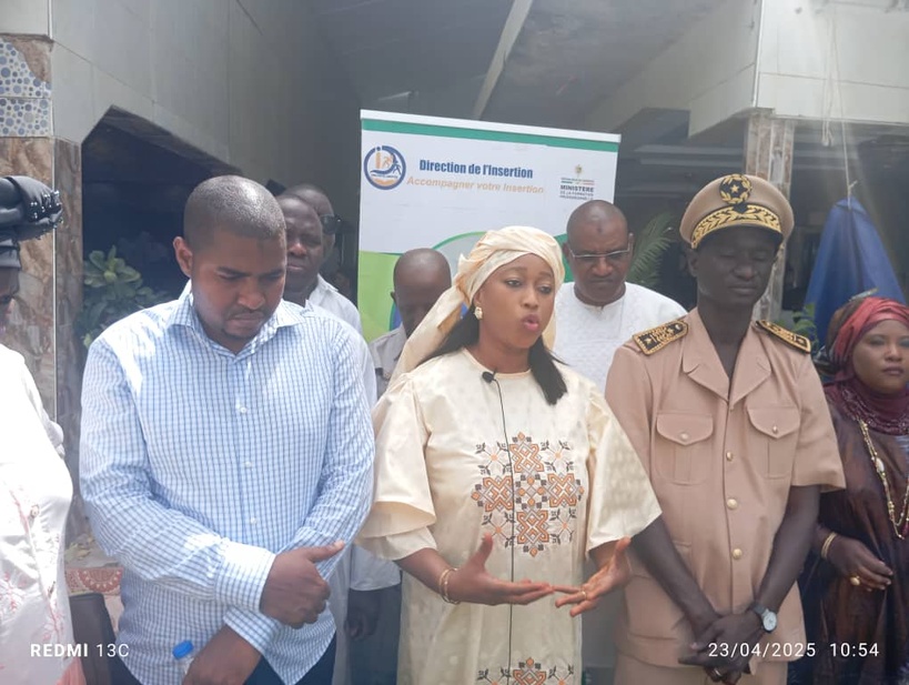 Emploi et insertion professionnelle des jeunes : vers la création d'un cadre de concertation Emploi et insertion professionnelle des jeunes : vers la création d'un cadre de concertation