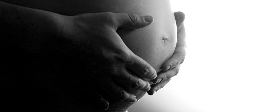 Mbour : un homme tabasse sa femme enceinte qui lui demande de l'argent pour une ordonnance et la mord á la main Mbour : un homme tabasse sa femme enceinte qui lui demande de l'argent pour une ordonnance et la mord á la main
