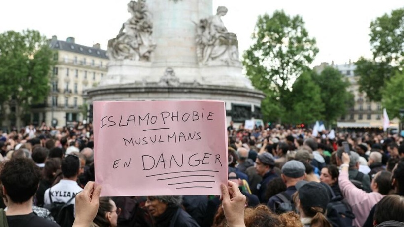 Meurtre dans une mosquée en France: la colère et l'anxiété de la communauté musulmane Meurtre dans une mosquée en France: la colère et l'anxiété de la communauté musulmane