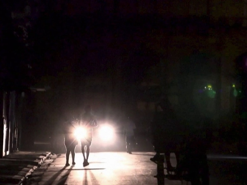 Panne d'électricité massive dans la péninsule ibérique: le courant rétabli à près de 90% en Espagne continentale Panne d'électricité massive dans la péninsule ibérique: le courant rétabli à près de 90% en Espagne continentale