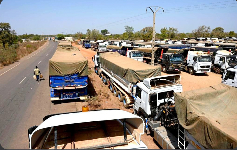 Transport routier : Le Sénégal alerte ses transporteurs sur l’interdiction de circulation de camions hors normes au Mali après le 13 mai Transport routier : Le Sénégal alerte ses transporteurs sur l’interdiction de circulation de camions hors normes au Mali après le 13 mai