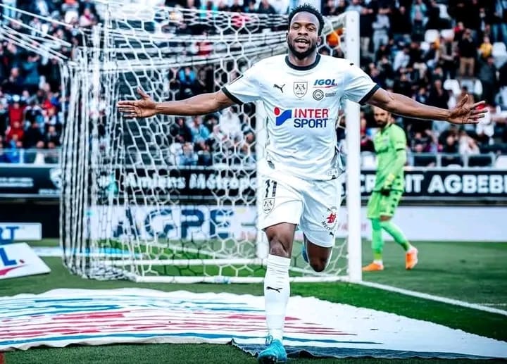 Ligue 2 : Malick Mbaye brille avec Amiens – Un but et deux passes décisives face à Pau