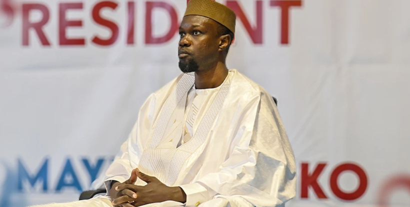 Bignona : Ousmane Sonko a effectué la prière du vendredi aux côtés d’El Hadji Ousmane Fansou Bodian