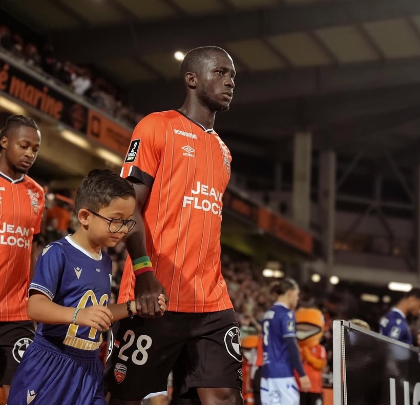 Ligue 2 : Sambou Soumano, le doublé et le sacre du FC Lorient Ligue 2 : Sambou Soumano, le doublé et le sacre du FC Lorient