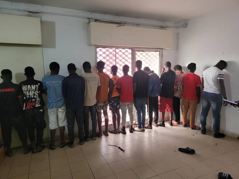 Marché Castors : 14 individus interpellés avec 980g de chanvre indien Marché Castors : 14 individus interpellés avec 980g de chanvre indien