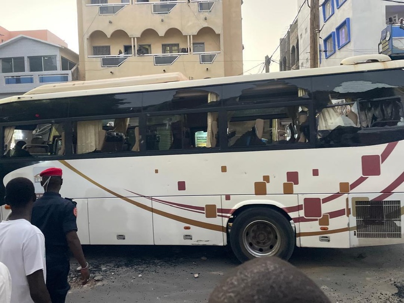 Bus caillassé à Pikine : le Jaraaf crie à l'insécurité et somme la LSFP de réagir Bus caillassé à Pikine : le Jaraaf crie à l'insécurité et somme la LSFP de réagir