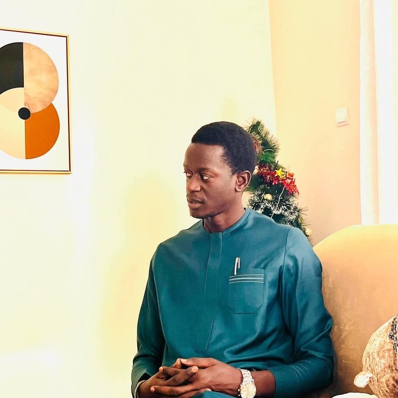 Urgent : le chroniqueur Arona Niang placé en garde à vue Urgent : le chroniqueur Arona Niang placé en garde à vue