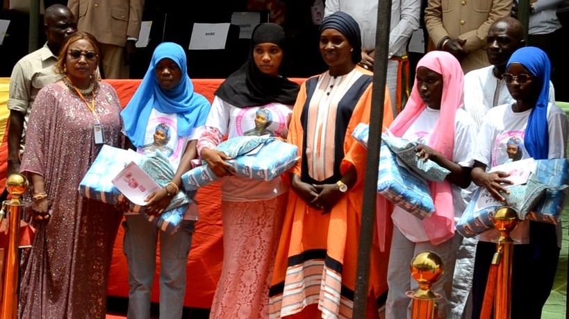 Kolda : la Première Dame Marie Khone Faye dote des écoles de kits d’hygiène Kolda : la Première Dame Marie Khone Faye dote des écoles de kits d’hygiène