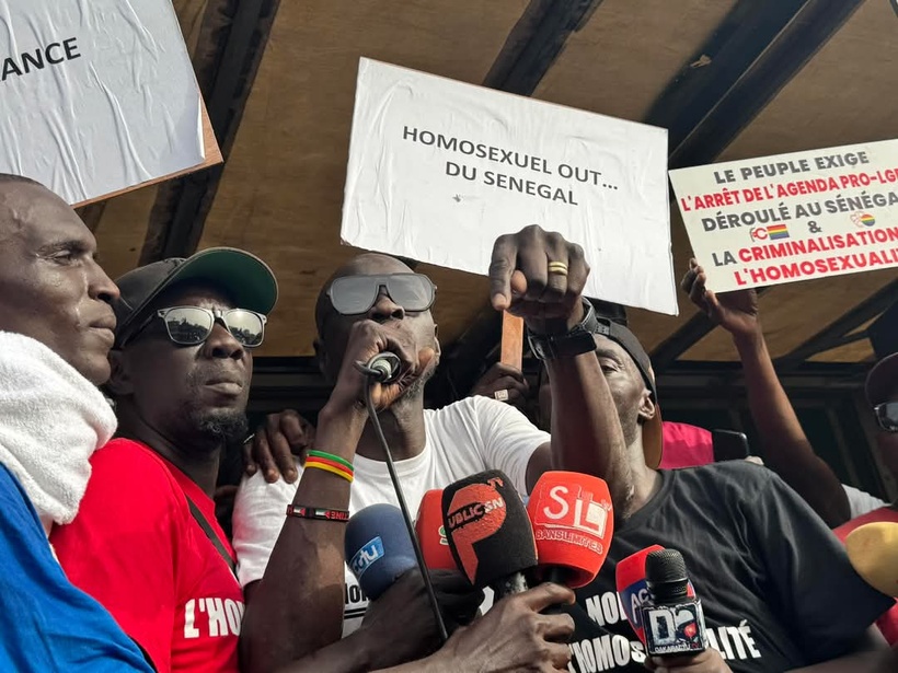 Criminalisation de l’homosexualité : le collectif « Rappel à l’Ordre » accuse le pouvoir et une partie de la société civile de « trahison » Criminalisation de l’homosexualité : le collectif « Rappel à l’Ordre » accuse le pouvoir et une partie de la société civile de « trahison »