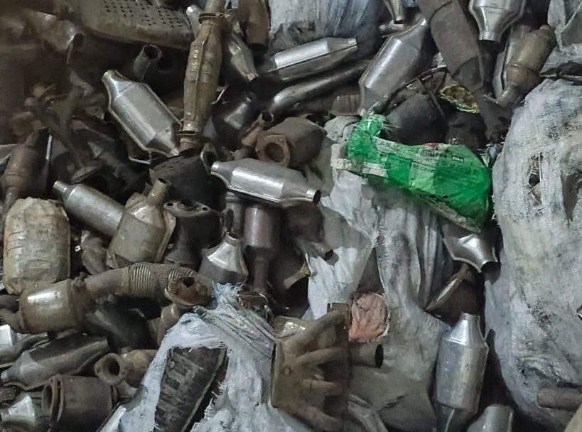 Diffoncé : un réseau de voleurs de pots catalytiques démantelé, un Sénégalais d'origine nigériane arrêté Diffoncé : un réseau de voleurs de pots catalytiques démantelé, un Sénégalais d'origine nigériane arrêté